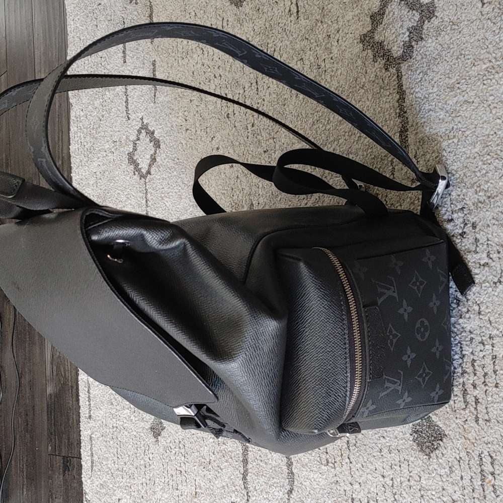 Louis Vuitton Backpack - Picture 4 of 4